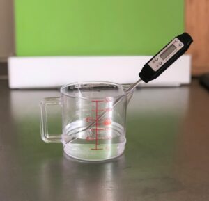重曹を溶かすお湯は65℃で!「時短になる簡単な作り方」をご紹介します!