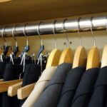 高いものは要らない！ジャケットの形崩れを防ぐ、おすすめハンガーを紹介します！