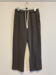 【足が超キレイに見える】LES TIEN(レスティエン)のスウェットパンツ
